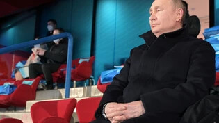 ARCHIV - Der russische Präsident Wladimir Putin verfolgt die Eröffnungsfeier der Olympischen Winterspiele in Peking 2022. Foto: Alexei Druzhinin/Pool Sputnik Kremlin/dpa