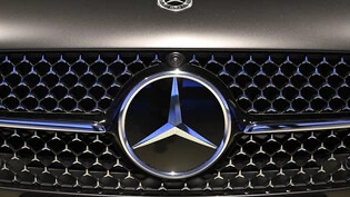 Im Zuge des Dieselskandals wollen Konsumentenschützer Schadenersatz für rund 2800 Mercedes-Kunden erstreiten. Nun haben sie einen Teilerfolg erzielt. Zu Ende ist die Auseinandersetzung noch nicht. (Archivbild)