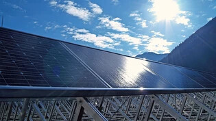 Rückliefertarif aus Solaranlagen: Neu erhalten alle Produzenten mindestens den jeweils gültigen Energiepreis in der Grundversorgung. 
