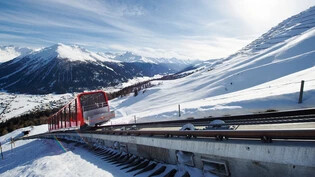 Weniger Gäste: Verschiedene Faktoren führten 2022/23 dazu, dass die Davos Klosters Bergbahnen gegenüber dem Vorjahr rund 116’000 Ersteinritte weniger zählte.