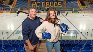 Vater und Tochter: Das Eishockey ist im Blut der Familie Gianola – am Stubentisch aber bloss eines von vielen Themen. 
