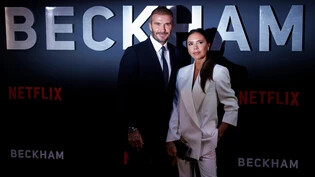 Zwei Stilikonen und ein Ex-Fussballer: das Ehepaar Beckham bei der Premiere der Doku «Beckham».