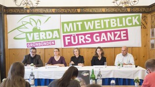 Die Kandidaten der Verda: Gian L. Nicolay, Seraina Schwab, Anita Mazzetta, Gianna Catrina und Martino Tucek (von links).