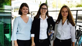 Flavia Aebli, Géraldine Danuser und Julia Müller (von links) engagieren sich für eine junge Politik.