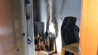 Zimmerbrand: Die Feuerwehr hatte den Brand schnell unter Kontrolle und konnte verhindern, dass sich das Feuer weiter ausbreitet. 