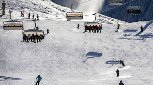 Die Piste ruft: In Davos ist die Skisaison am vergangenen Wochenende gestartet.