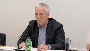 Landratspräsident Kaspar Hoffmann leitete souverän durch seine erste Sitzung. 