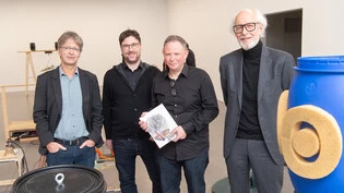 Preisübergabe: Stephan Kunz, Damian Jurt, Pascal Lampert und Kunstvereinspräsident Thomas Spielmann (v. l.). 