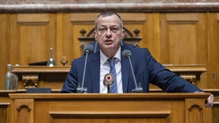 «Parlamentsarbeit umfasst Wichtigeres als den Abstimmungsknopf zu drücken»: Martin Landolt spricht an der Wintersession 2022 im Nationalrat in Bern.