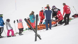 Weniger Verletzte: Im Vergleich zum Vorjahr ist die Anzahl der Ski- und Snowboardunfälle über die Festtage vielerorts in etwa gleich geblieben oder sogar gesunken. 