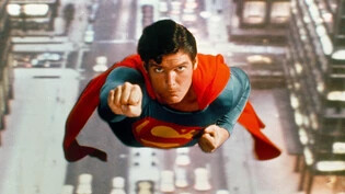 Superman gibt nie auf: In den 1970er-Jahren verkörperte Christopher Reeve Superman auf der grossen Leinwand. Seither gilt er für viele als der Superman im Kino. Am 18. April feierte die Figur ihr 85-jähriges Bestehen. 