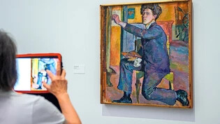 Ausstellung «Alberto Giacometti. Porträt des Künstlers als junger Mann» im Bündner Kunstmuseum in Chur. Im Bild wird ein Selbstbildnis von Alberto Giacometti aus dem Jahr 1921 gezeigt. 


