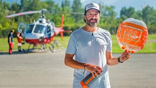 Von der Idee zum marktreifen Produkt: Rico Dürst, CEO und Gründer von Airmarker, zeigt das Ballonsystem, mit dem die Suche nach verunfallten oder in Not geratenen Menschen verkürzt werden kann.
