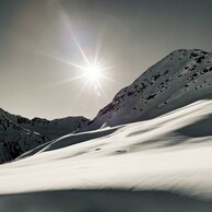 Willkommensgruss der Sonne im Rüedisch Tälli im Dischmatal, Davos.